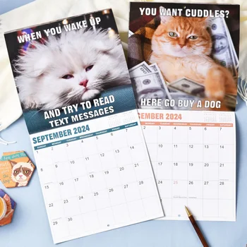 Лист на календарната scheduler Сладка Котка 2024, висящ стенен календар Fun Cat е 12 месеца, със снимки на котки, Ежедневно планиране, месечен календар